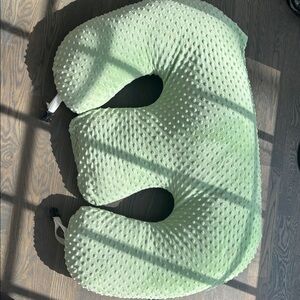 Twin Nursing Pillow, Like New, Green (Mint), Nursing Pillow. Barely used!